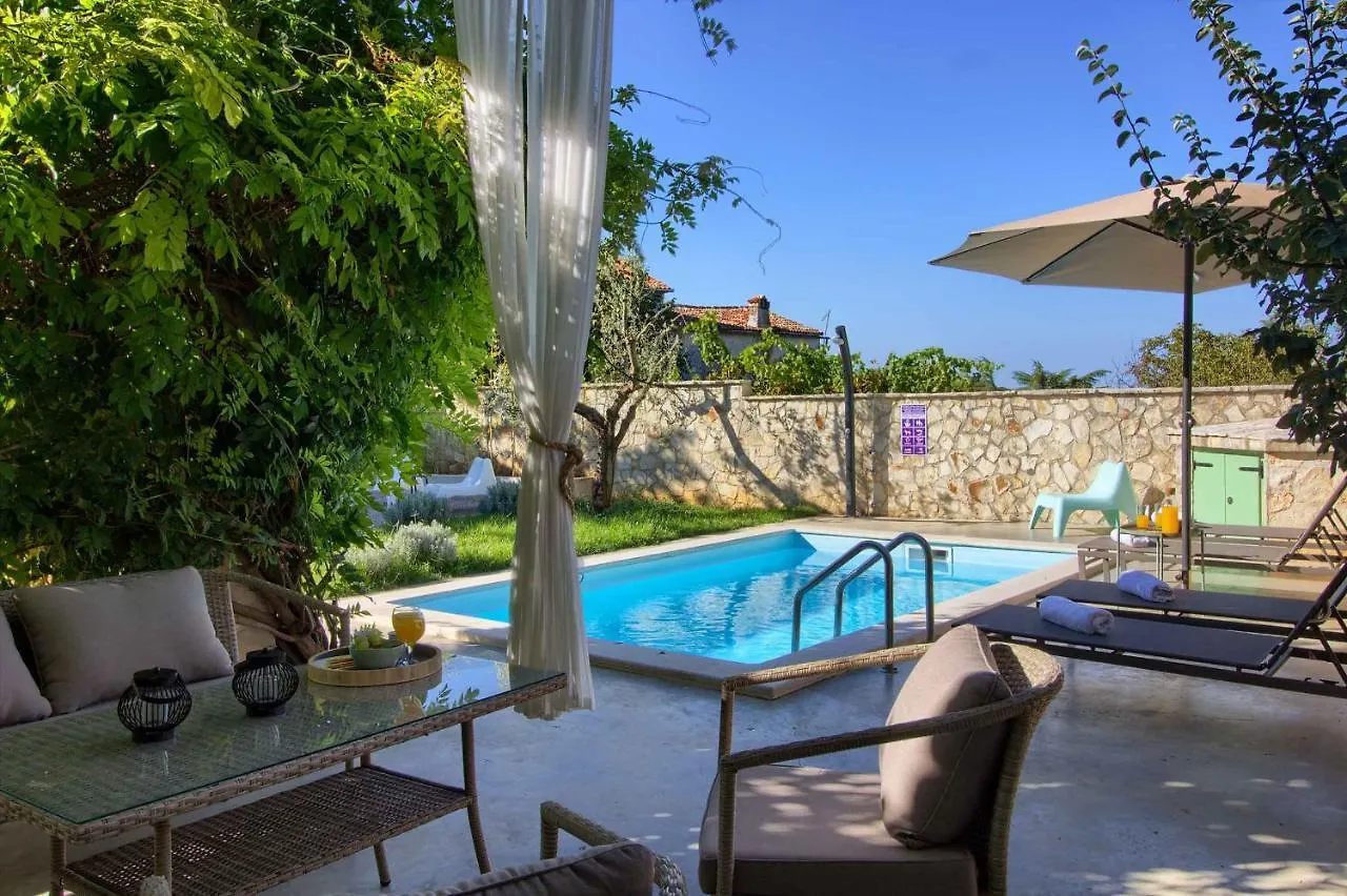 Charming Villa Kalu With Private Pool Near Rovinj By Wiibuk Mrgani