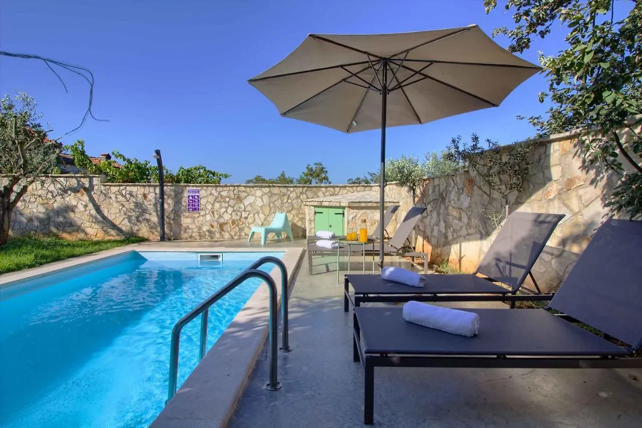 Charming Villa Kalu With Private Pool Near Rovinj By Wiibuk Mrgani