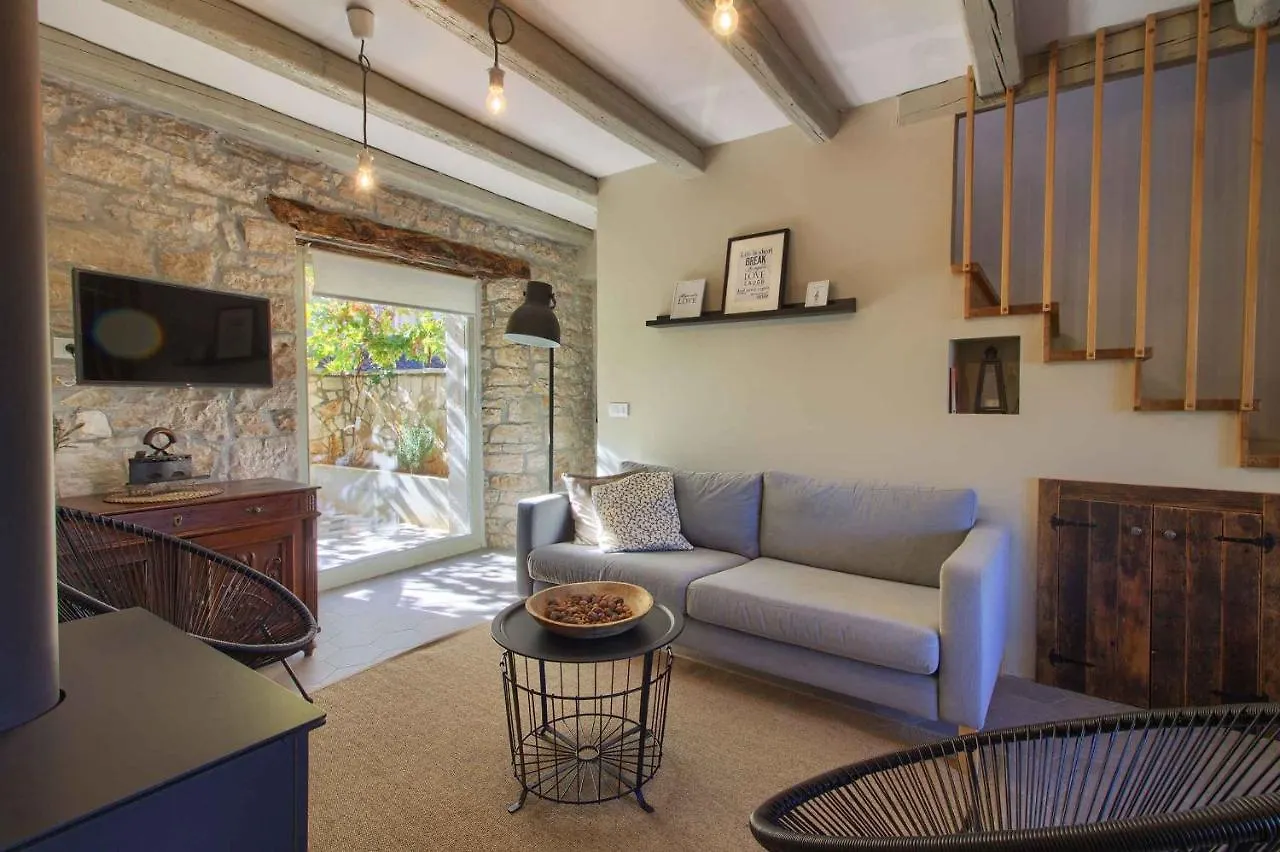 Charming Villa Kalu With Private Pool Near Rovinj By Wiibuk Mrgani